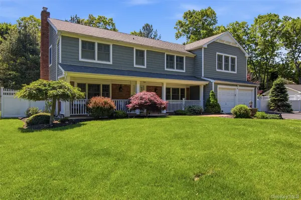 6 Sussex LN,  Stony Brook,  NY 11790