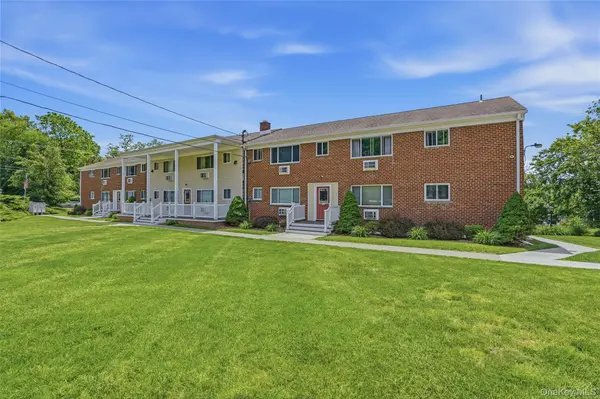 90 Osborne Hill RD #B14, Wappingers Falls, NY 12590