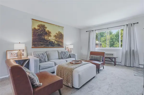 90 Osborne Hill RD #B14, Wappingers Falls, NY 12590