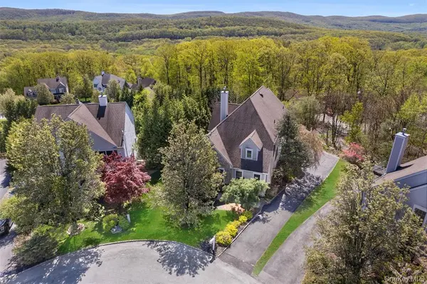 7 Paisley CT, Highland Mills, NY 10930