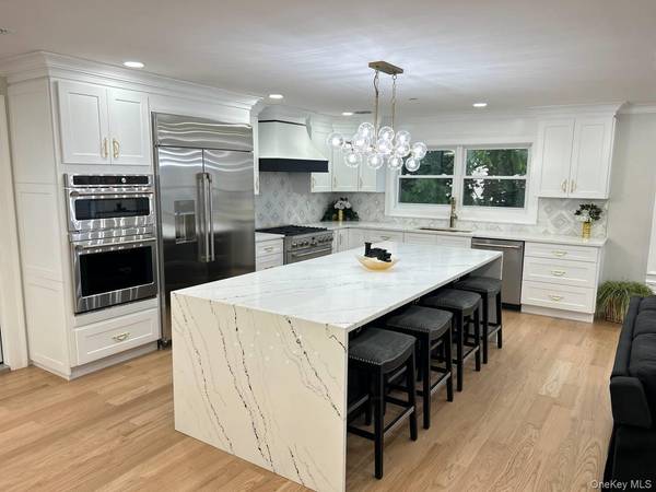 2450 Florin CT, Bellmore, NY 11710