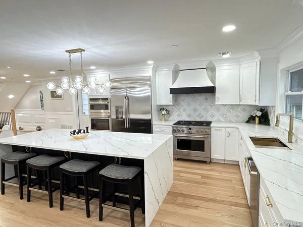 2450 Florin CT, Bellmore, NY 11710