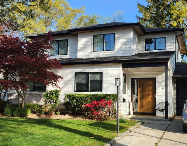 25 Lewis LN, Port Washington, NY 11050