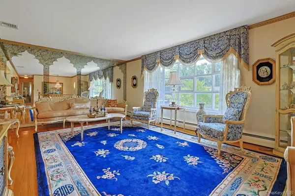 635 Gilbert AVE, Pearl River, NY 10965