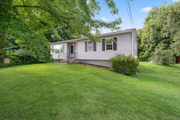 39 N Farm DR, Dover Plains, NY 12522