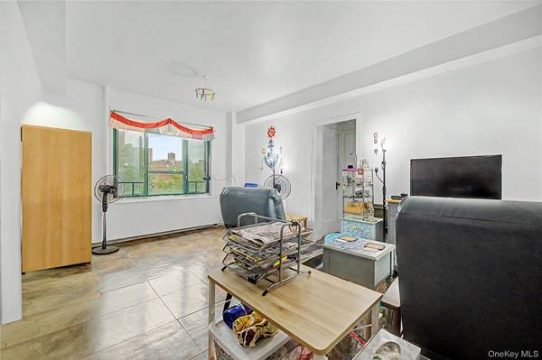 1705 Purdy ST #7F, Bronx, NY 10462