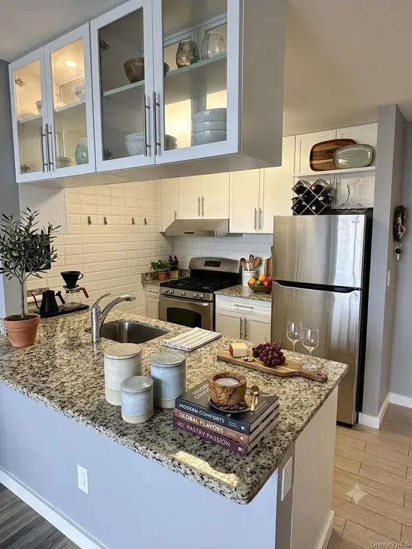40-26 College Point BLVD #18D, Flushing, NY 11354