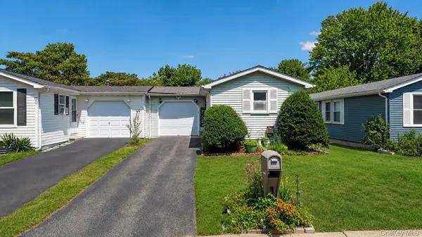 28 Greenwood BLVD, Manorville, NY 11949