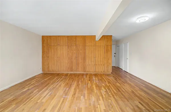 22424 Union Turnpike #4-J, Oakland Gardens, NY 11364