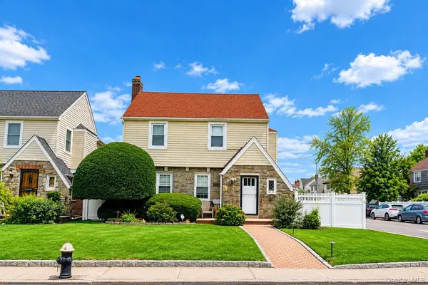 24-28 169th ST, Whitestone, NY 11357