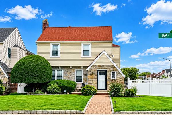 24-28 169th ST, Whitestone, NY 11357