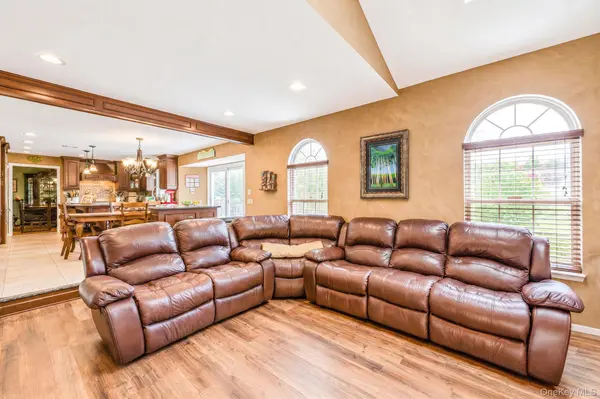 2 Piedmont CT, Centereach, NY 11720