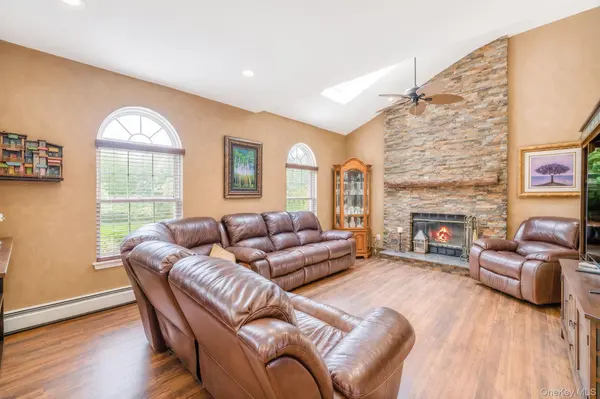 2 Piedmont CT, Centereach, NY 11720