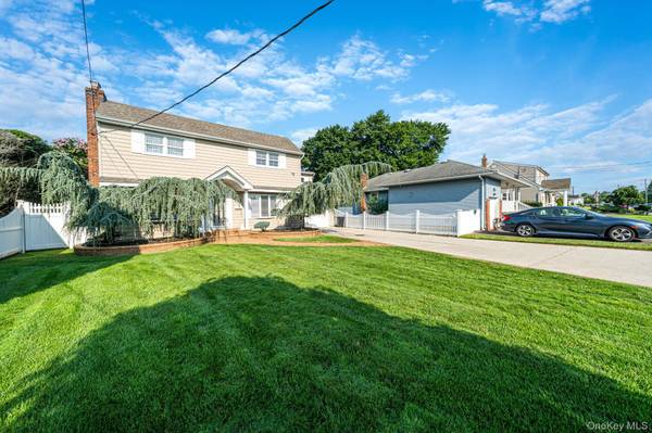752 Oakfield AVE, Bellmore, NY 11710