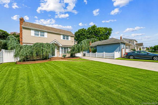 752 Oakfield AVE, Bellmore, NY 11710