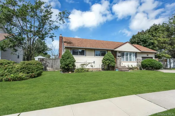 581 Plainview RD, Plainview, NY 11803