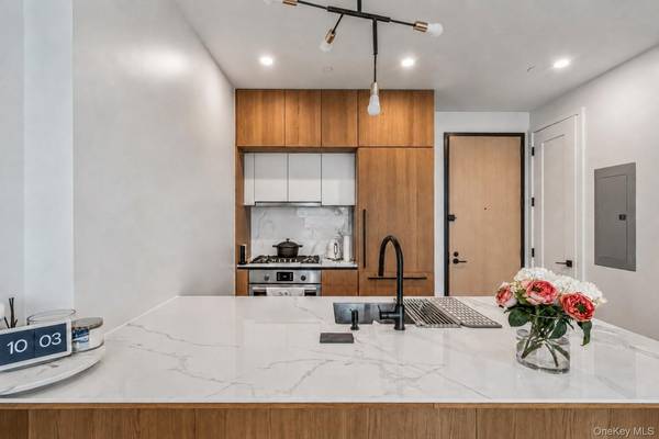 4507 Court SQ #4B, Long Island City, NY 11101