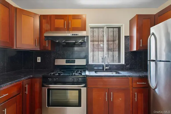 4010 De Reimer AVE, Bronx, NY 10466