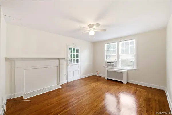 19 Sunset AVE, Glen Cove, NY 11542
