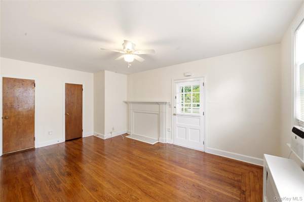 19 Sunset AVE, Glen Cove, NY 11542