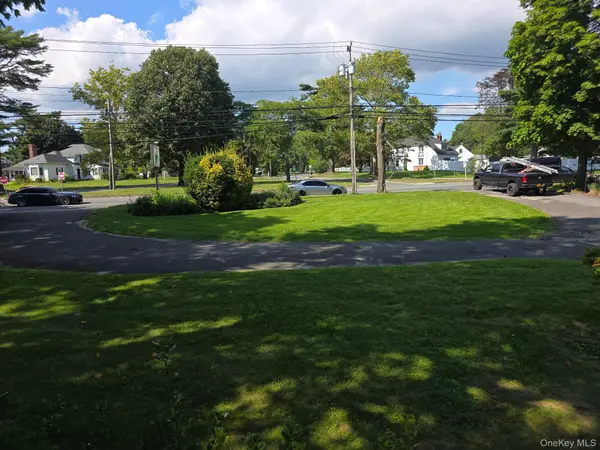 812 Suffolk AVE, Brentwood, NY 11717