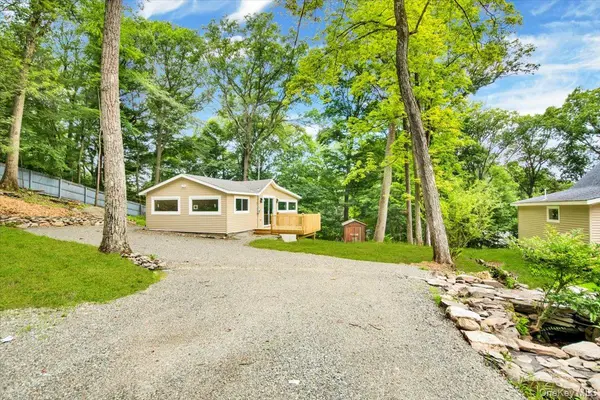 10 Pioneer TRL, Monroe, NY 10950