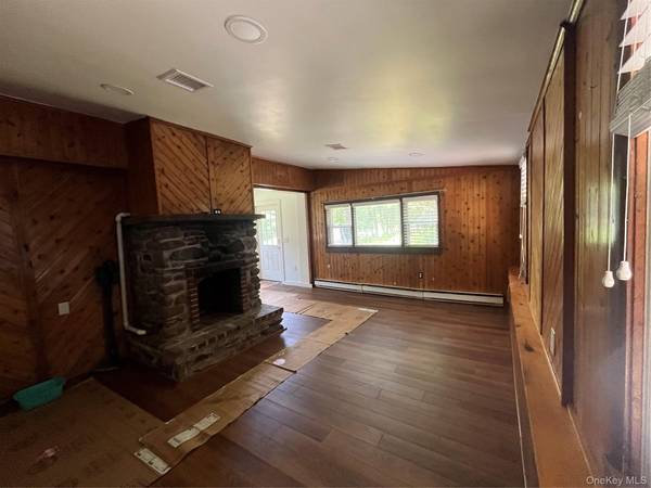 6115 State Route 52, Cochecton, NY 12726