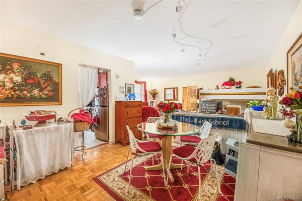 679 Warburton AVE #1M, Yonkers, NY 10701
