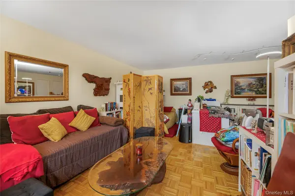 679 Warburton AVE #1M, Yonkers, NY 10701