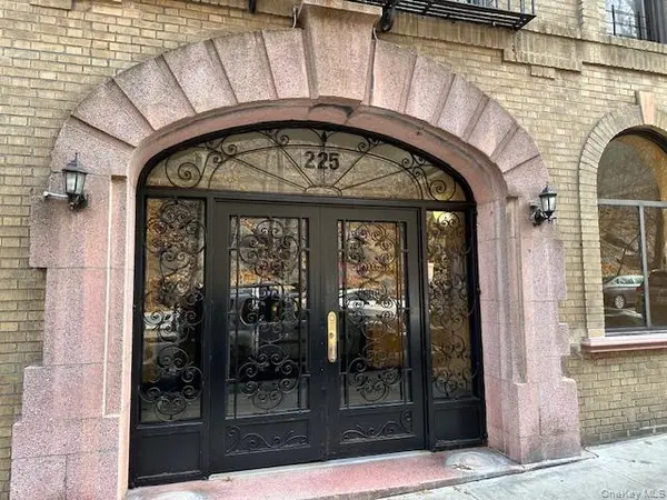 225 Bennett AVE #2R, New York (manhattan), NY 10040
