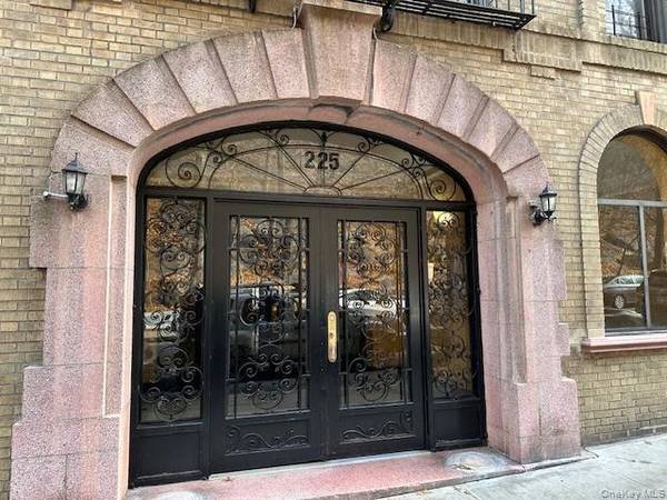 225 Bennett AVE #2R, New York (manhattan), NY 10040
