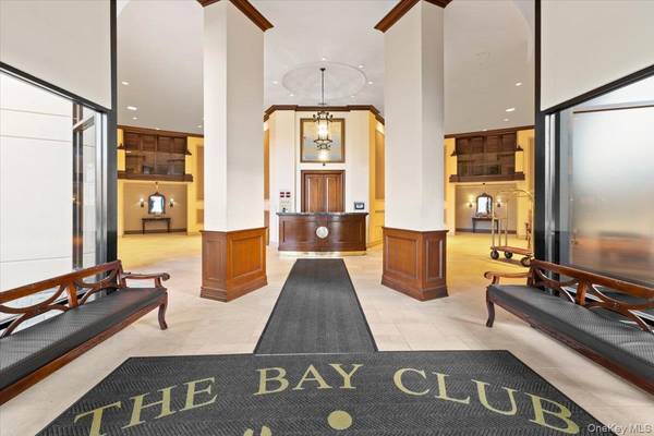 2 Bay Club DR #12Z2, Bayside, NY 11360
