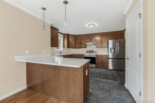 320 E 4th ST, Mount Vernon, NY 10553