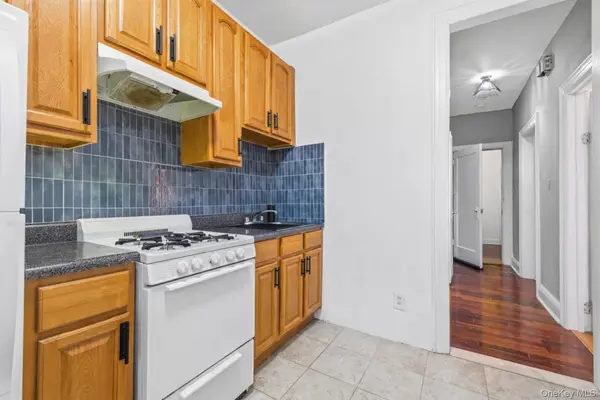 1840 21st DR, Astoria, NY 11105