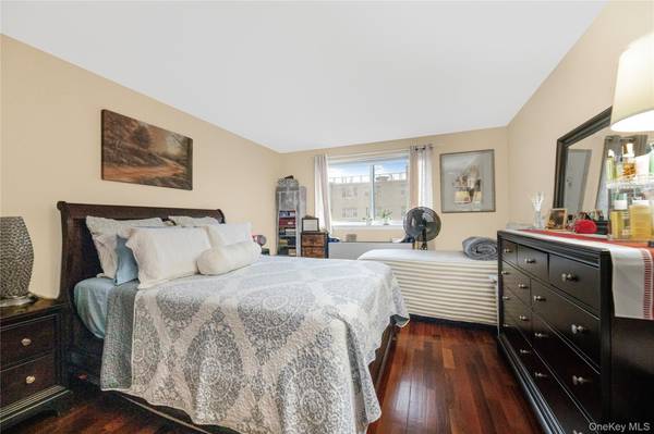 3220 Fairfield AVE #5A, Bronx, NY 10463