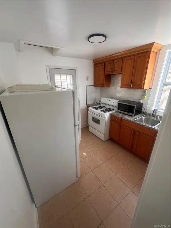 421 S 10th AVE, Mount Vernon, NY 10550