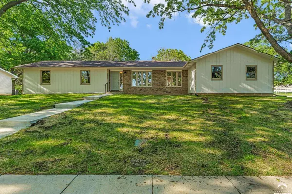 2600 Oxford RD, Lawrence, KS 66049