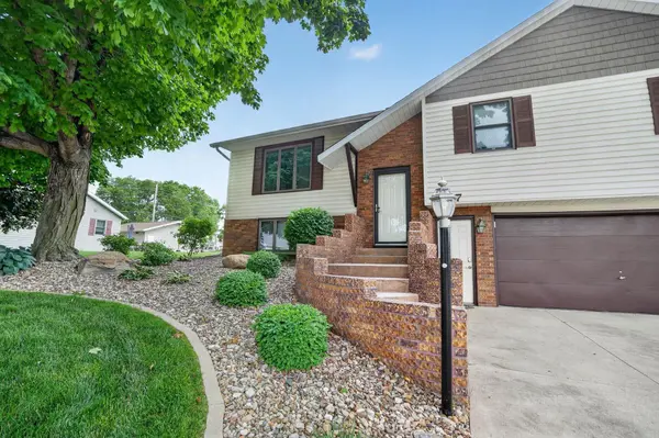617 16th AVE, Gilbertville, IA 50634
