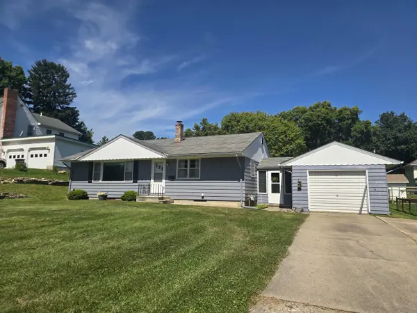408 North ST, Decorah, IA 52101