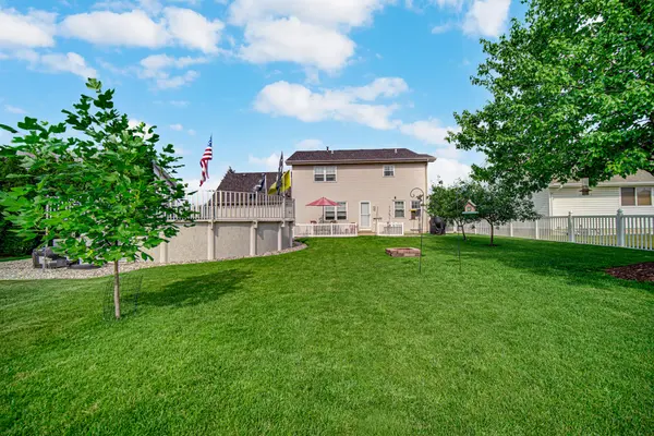 601 Sunflower LN, Dyer, IN 46311