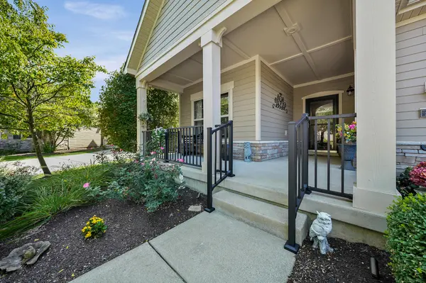 3074 Indian Summer CIR, Valparaiso, IN 46385