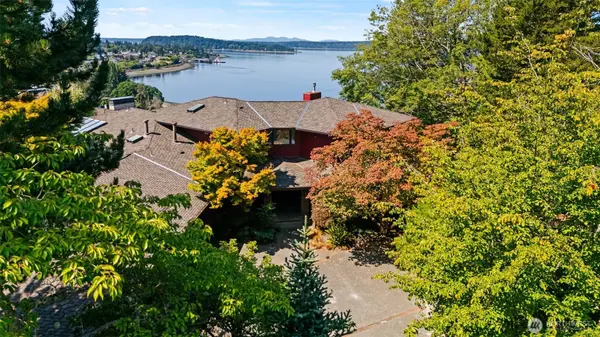 30 Silver Beach DR, Steilacoom, WA 98388