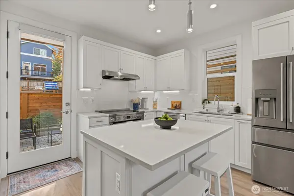 3537 NE 93rd ST, Seattle, WA 98115