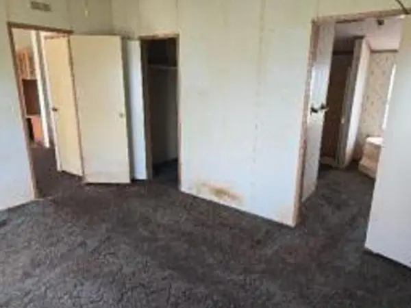 401 E 1st ST, Foss, OK 73647