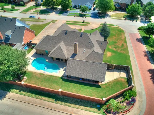 1429 Spring Creek DR, Yukon, OK 73099
