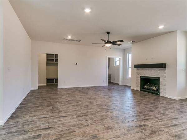 1304 Lighthorsemen WAY, Choctaw, OK 73020