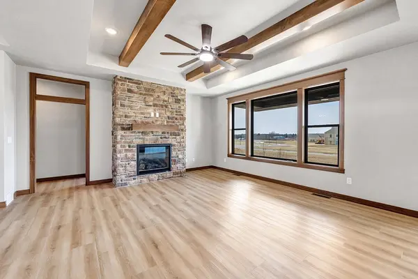 675 SUNSET RDG, Green Bay, WI 54313