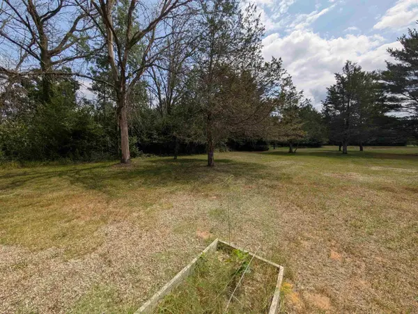 614 SPRUCE CIR, Redgranite, WI 54970
