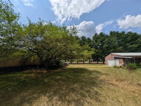 614 SPRUCE CIR, Redgranite, WI 54970