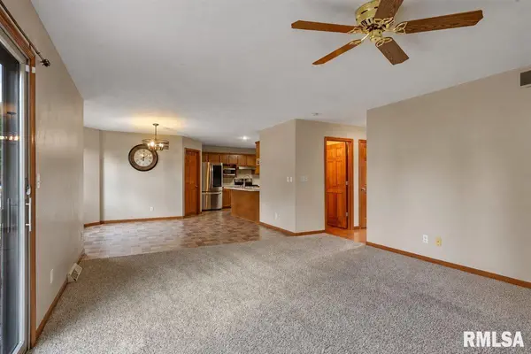 2105 BURGESS DR, Springfield, IL 62711